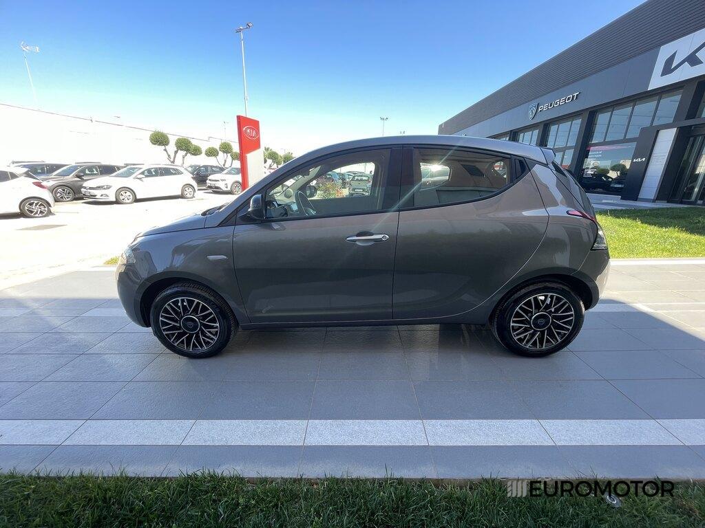 Lancia Ypsilon 1.0 FireFly Hybrid Platino