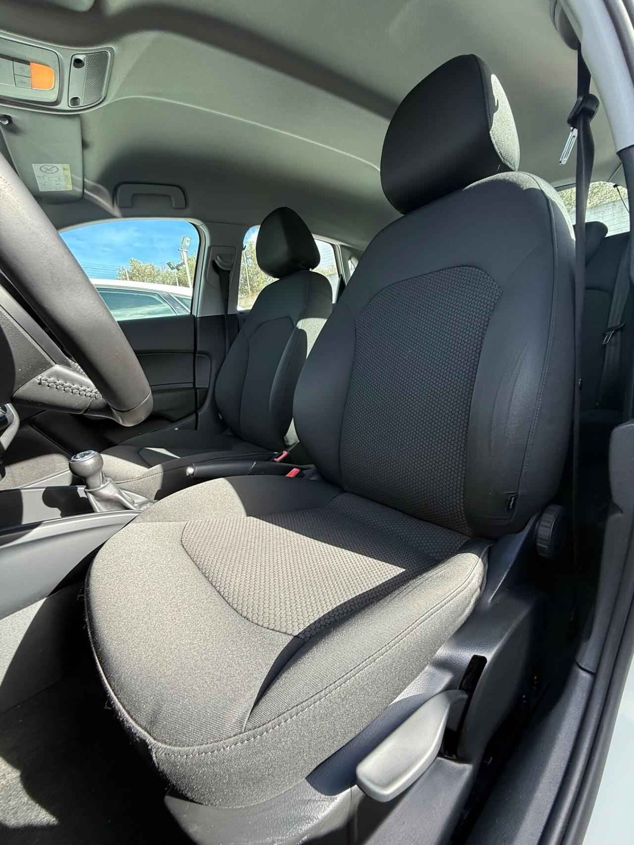 Audi A1 1.6 TDI,5 porte,LED diurni,Bluetooth,comandi al volante,ecc.