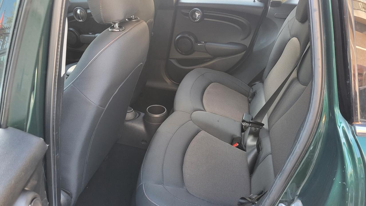 Mini Mini 1.5 Cooper D 5 porte