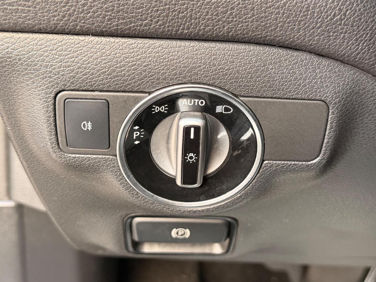 Mercedes-benz GLA 200d Automatic Premium AMG