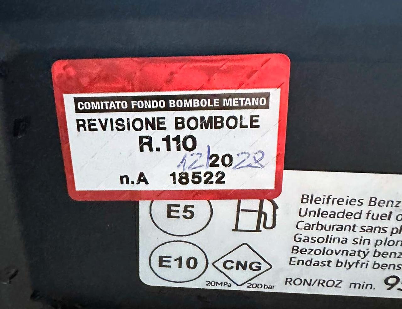 Volkswagen Golf 1.5 TGI DSG Style Metano Interni Alcantara Virtual Cockpit