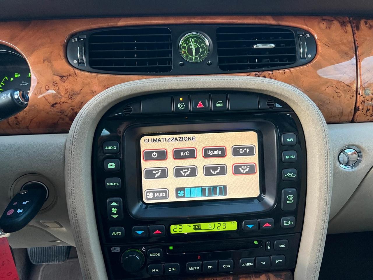 Jaguar XJ 2.7 D V6 cat Executive