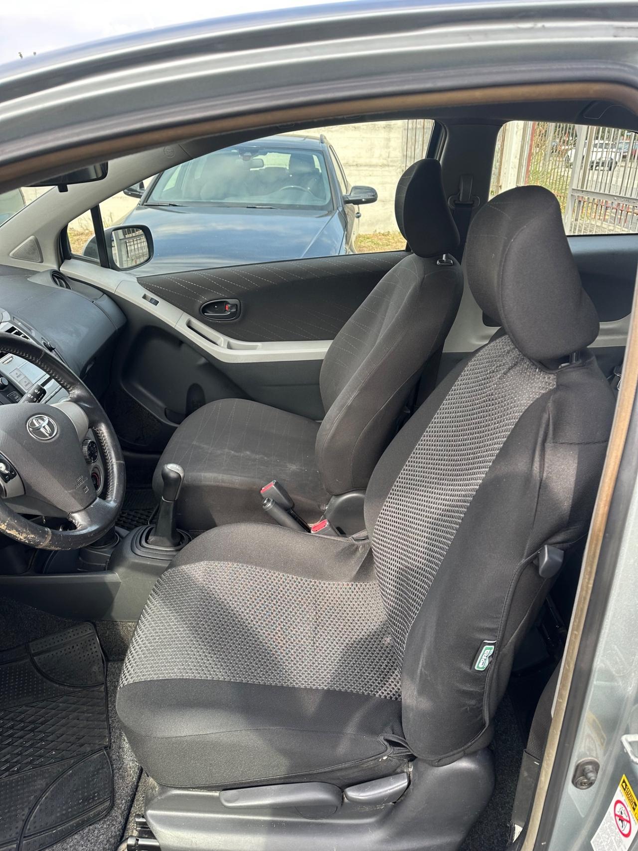 Toyota Yaris 1.0 3 porte Sol