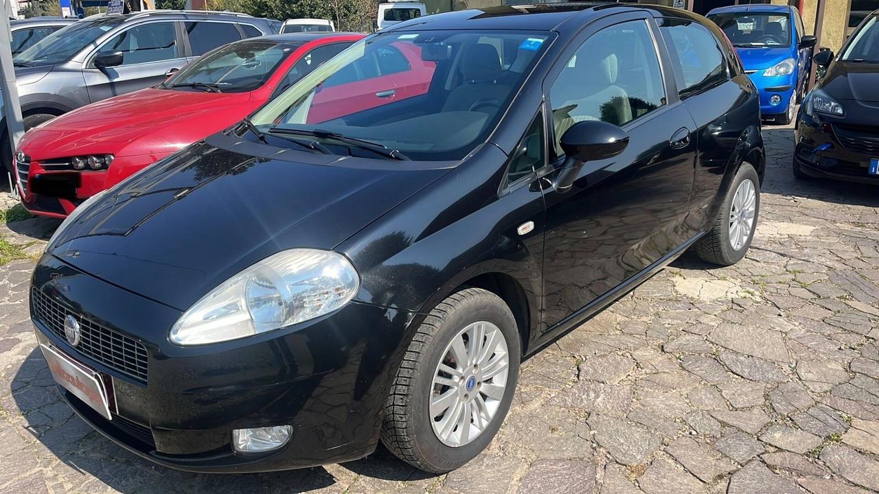 Fiat Grande Punto 1.4 Starjet 16V 3 porte Emotion