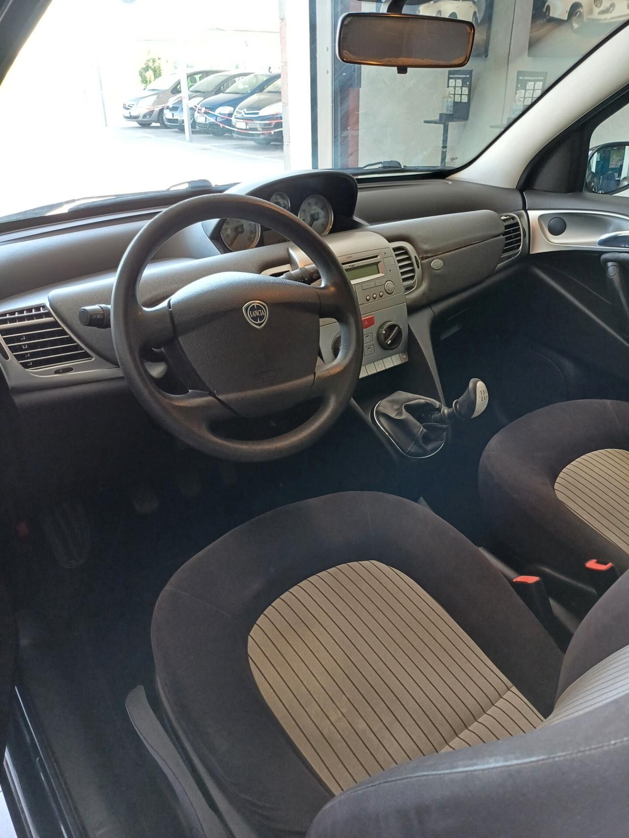 Lancia Ypsilon 1.2 Argento
