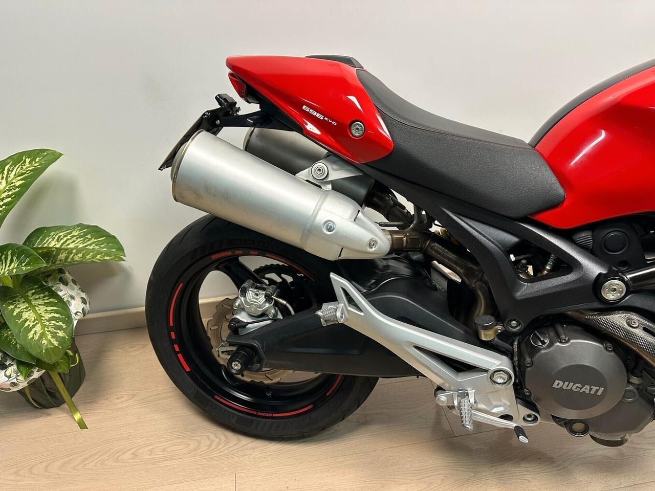 DUCATI MONSTER 696 DA 79€ AL MESE