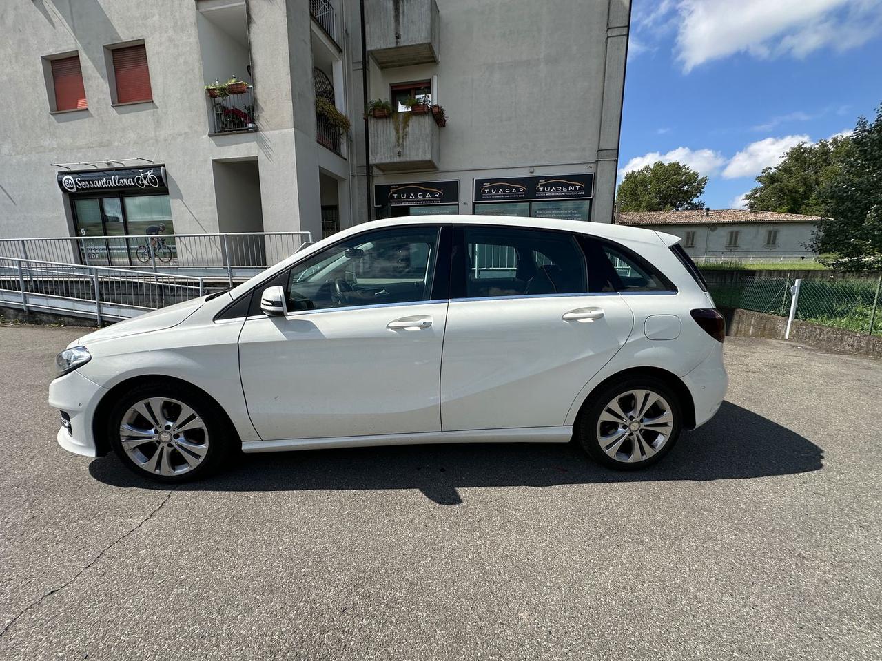 Mercedes-Benz B 180 Sport B 180 D BlueEFFICIENCY