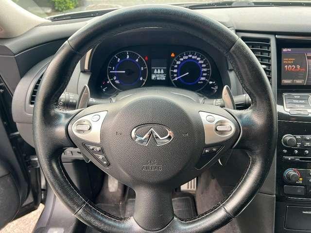 Infiniti QX70 3.0 diesel V6 AT GT Premium