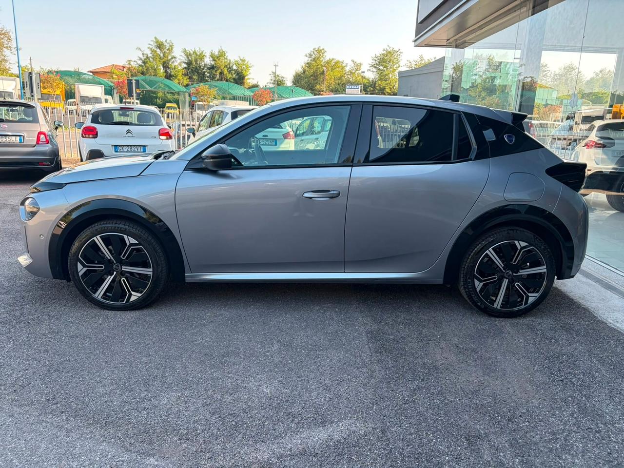Lancia Ypsilon Hybrid e-DCT LX