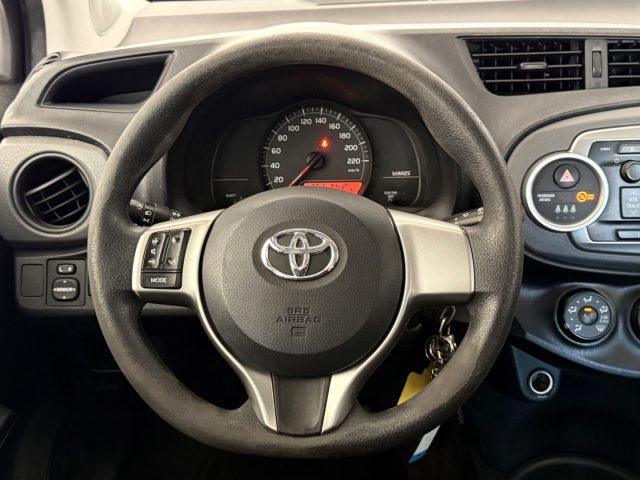 TOYOTA Yaris 1.0 5P Lounge