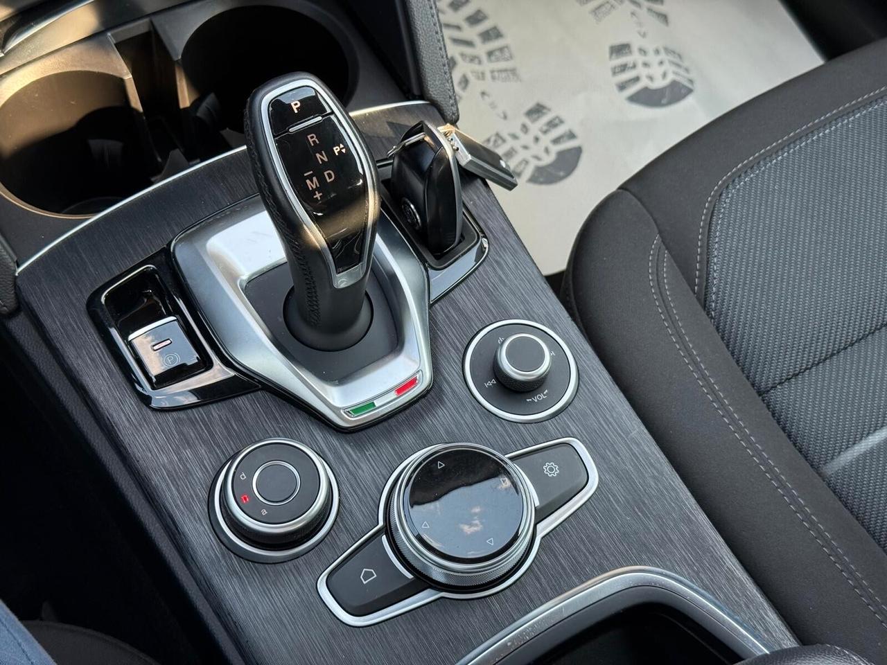 Alfa Stelvio 2.2 TD 190 CV AT8 Q4 Executive + Palette