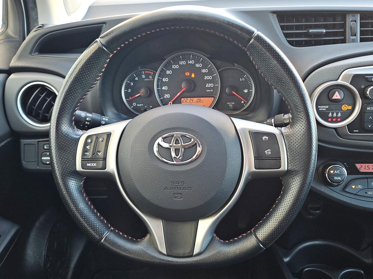 Toyota Yaris 1.4 D-4D 5 porte Trend SEDILI RISCALDABILI RETROCAMERA NAVI