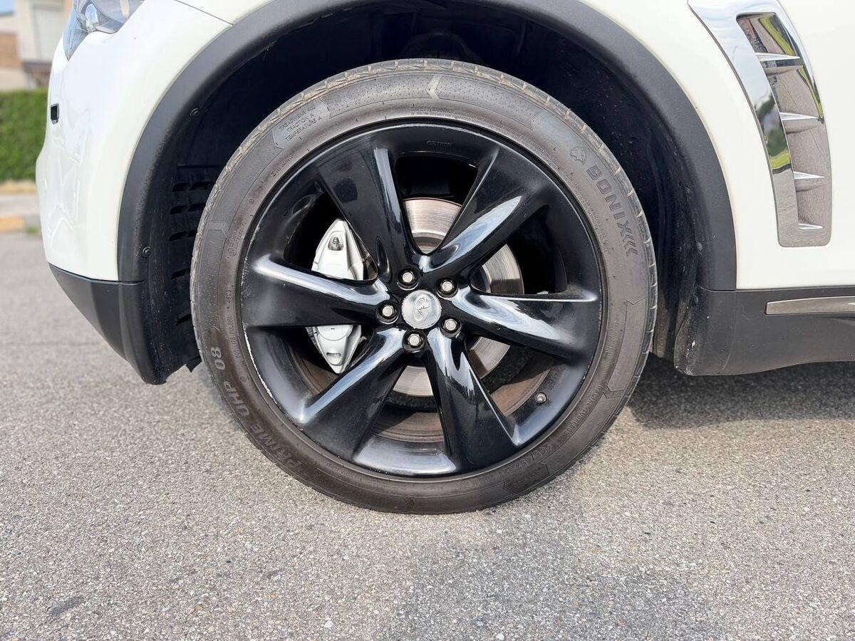 Infiniti QX70 (FX) 3.0d V6 S Premium awd auto