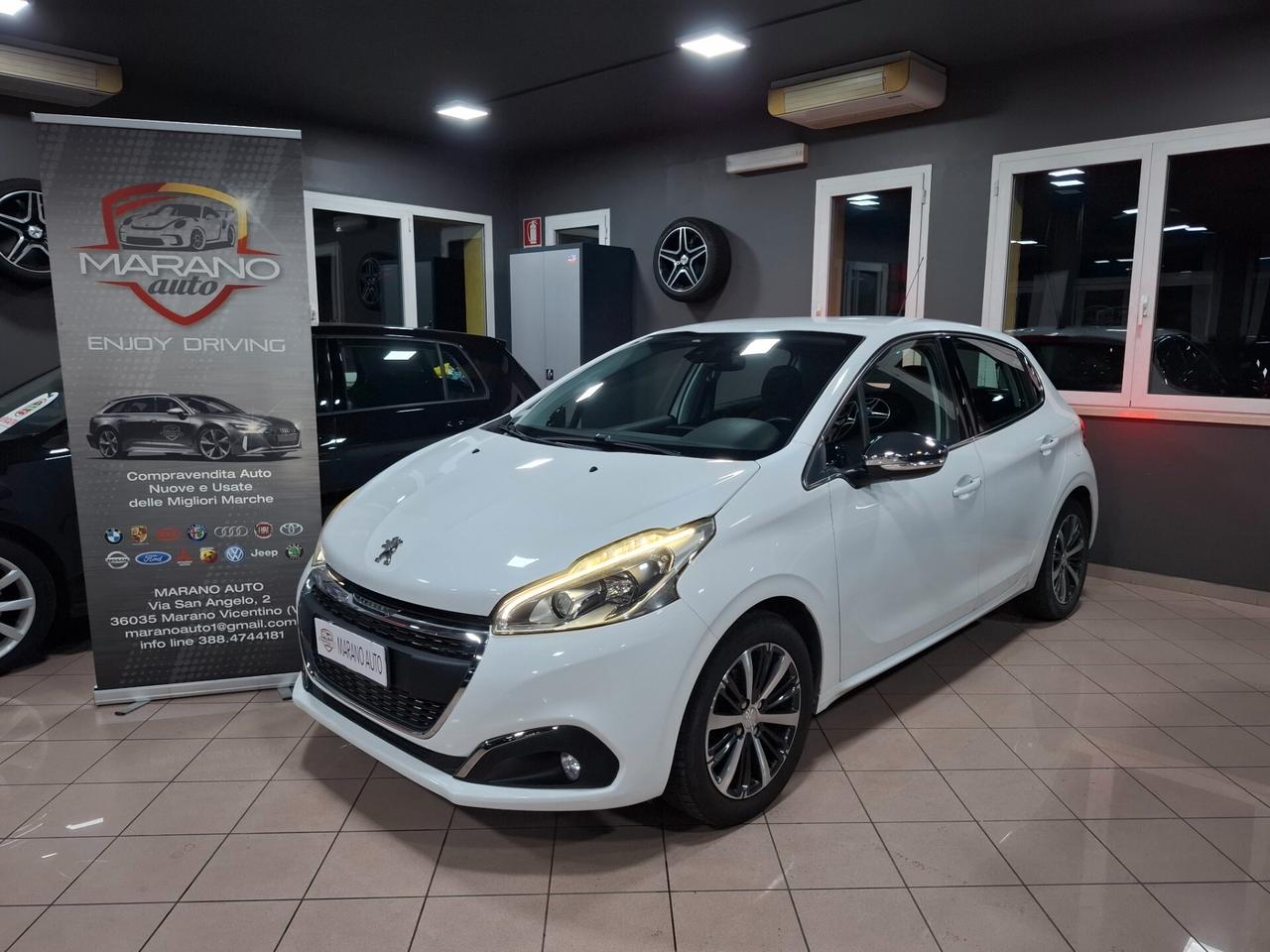 Peugeot 208 1.2 benzina Neopatentati