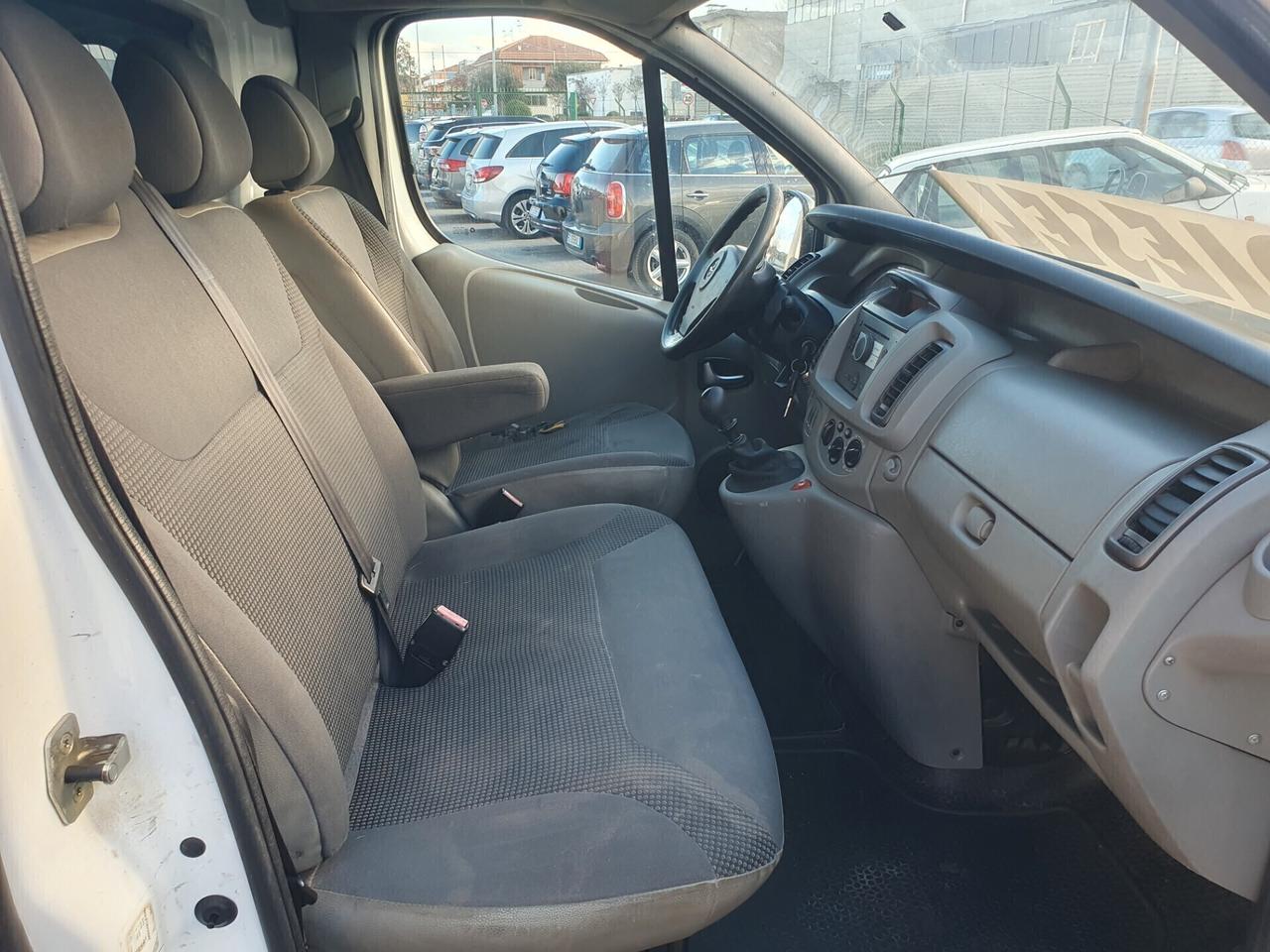 Opel Vivaro 2.0 CDTI 114cv 3 posti 2010