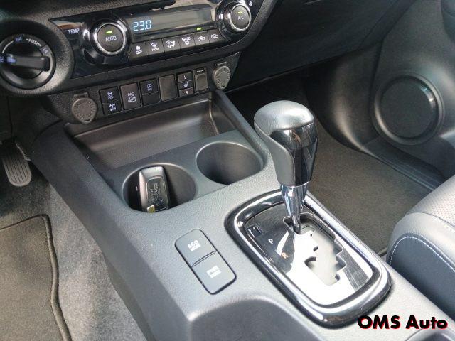 TOYOTA Hilux 2.8 D A/T 4WD 4 porte Double Cab Invincible N1