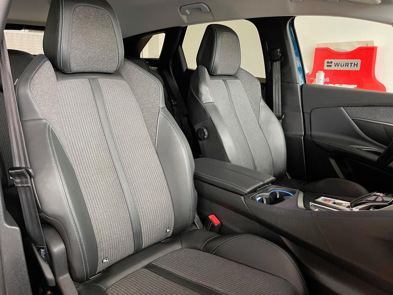 Peugeot 3008 Hybrid 181cv e-EAT8 Allure NO VINCOLO DI FINANZIAMENTO