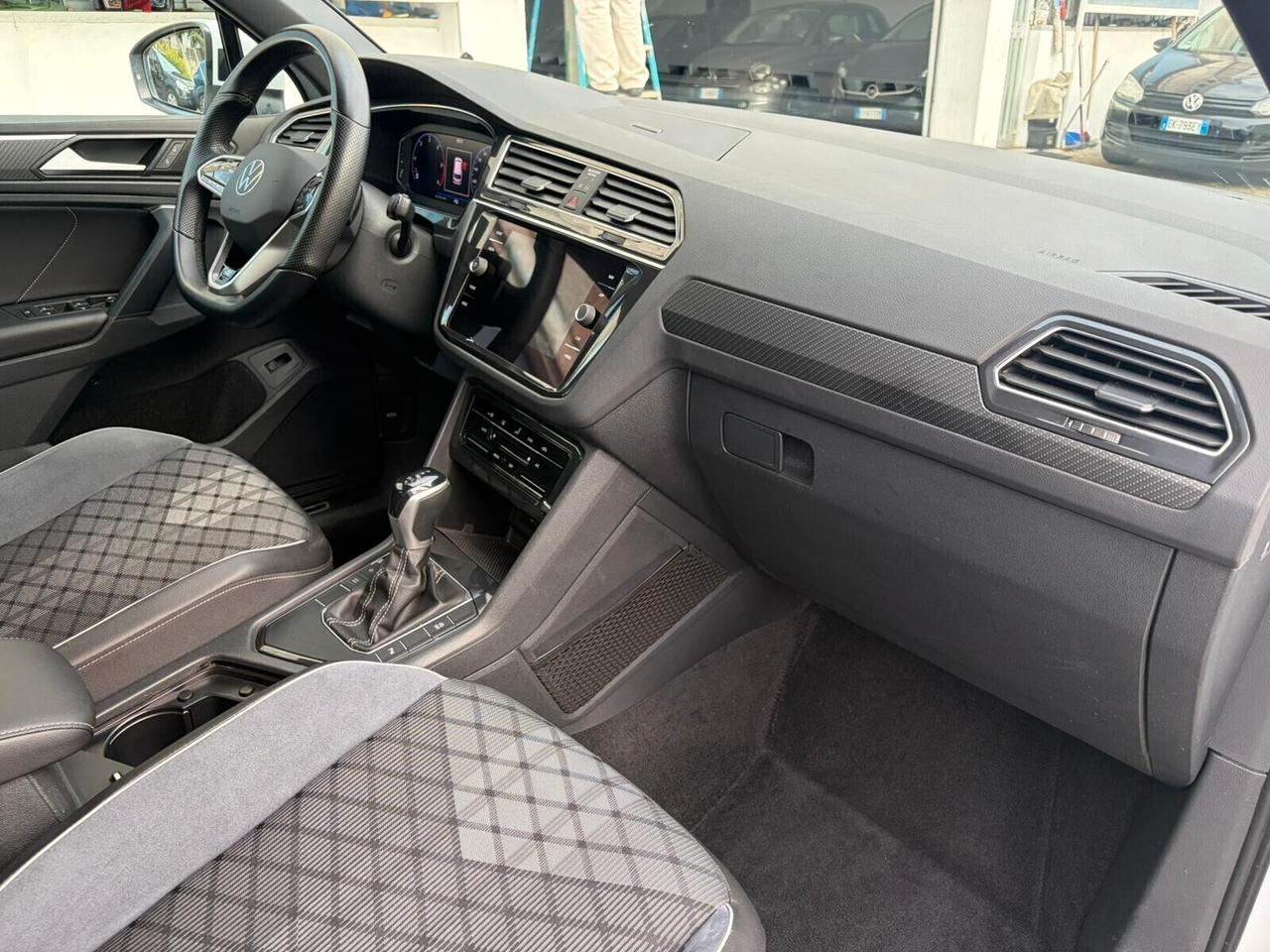 Volkswagen Tiguan 2.0 TDI 150 CV SCR DSG R-Line