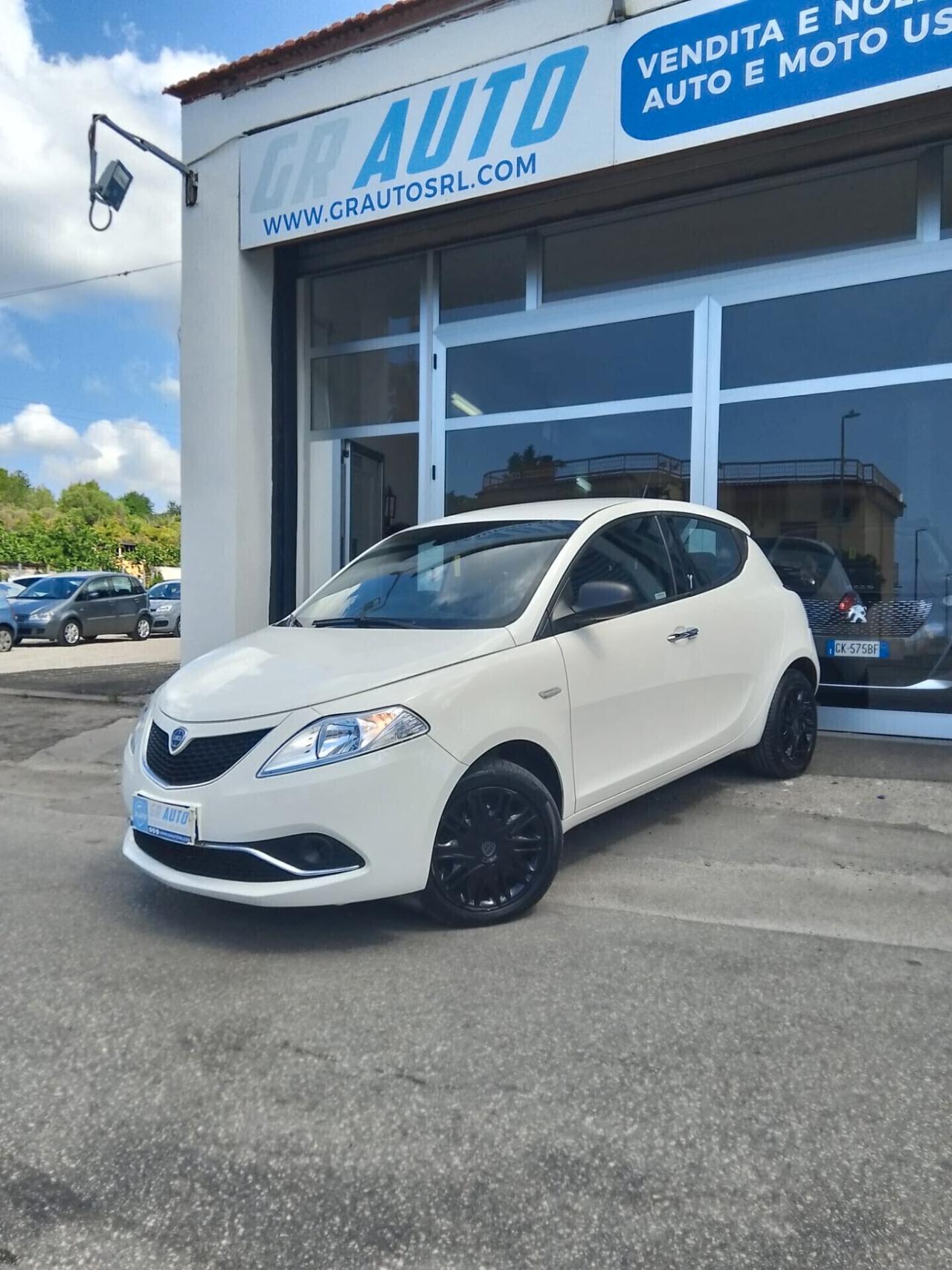 Lancia Ypsilon 1.2 69 CV 5 porte Platinum