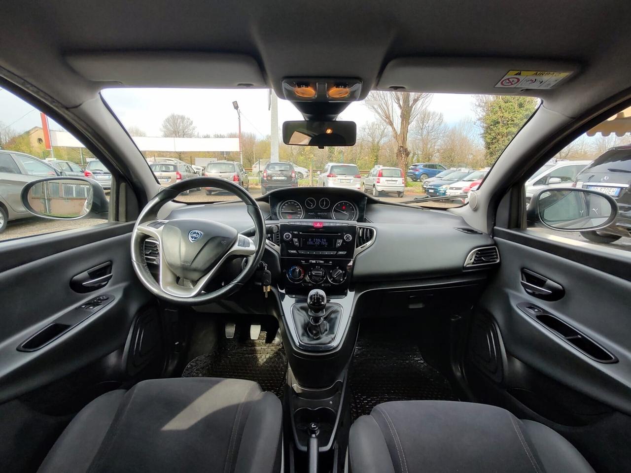 Lancia Ypsilon 1.2 69 CV 5 porte GPL Ecochic Silver, OK NEOPATENTATI, GARANZIA L.12 MESI