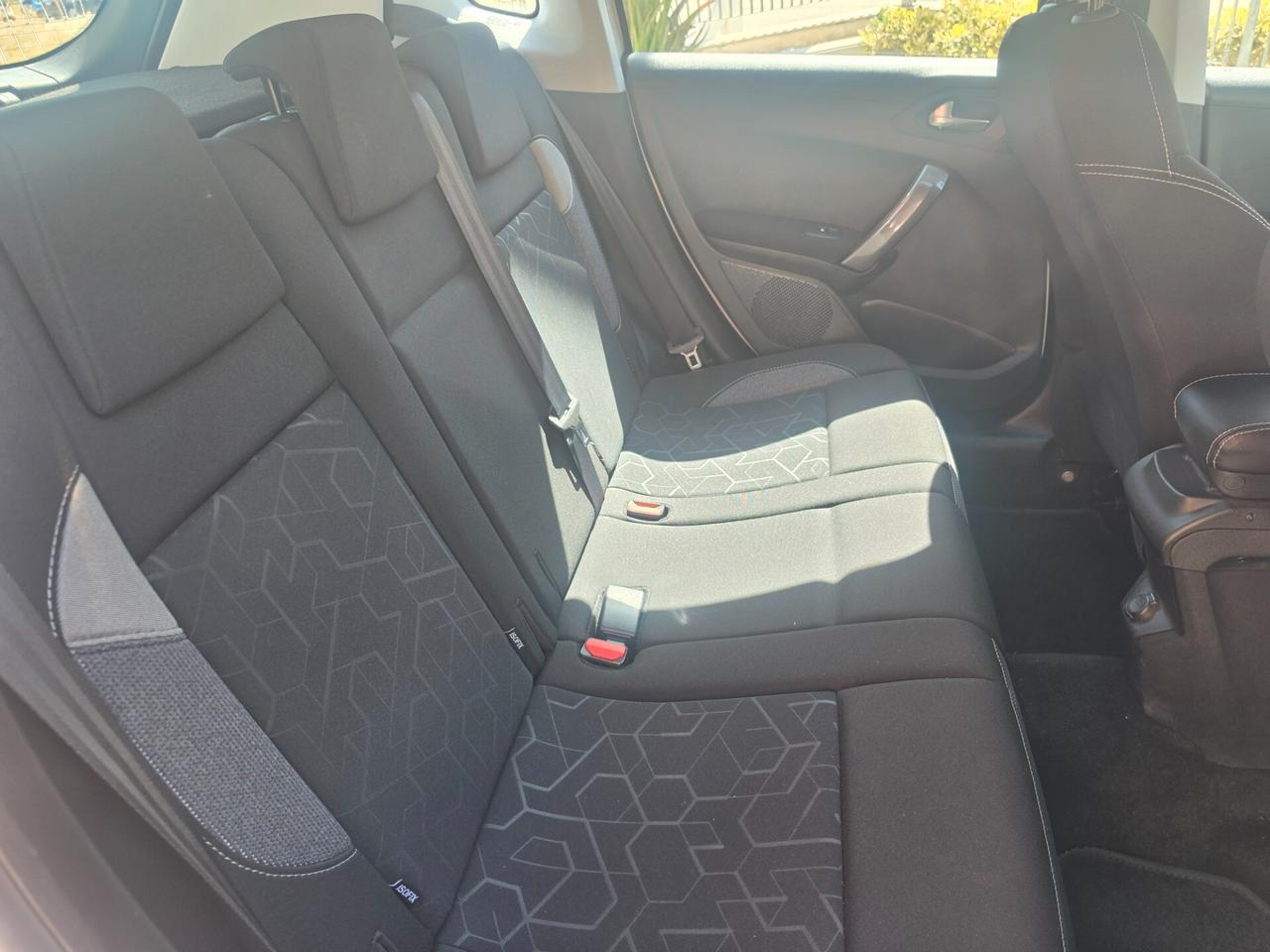 Peugeot 2008 BlueHDi 100 Active