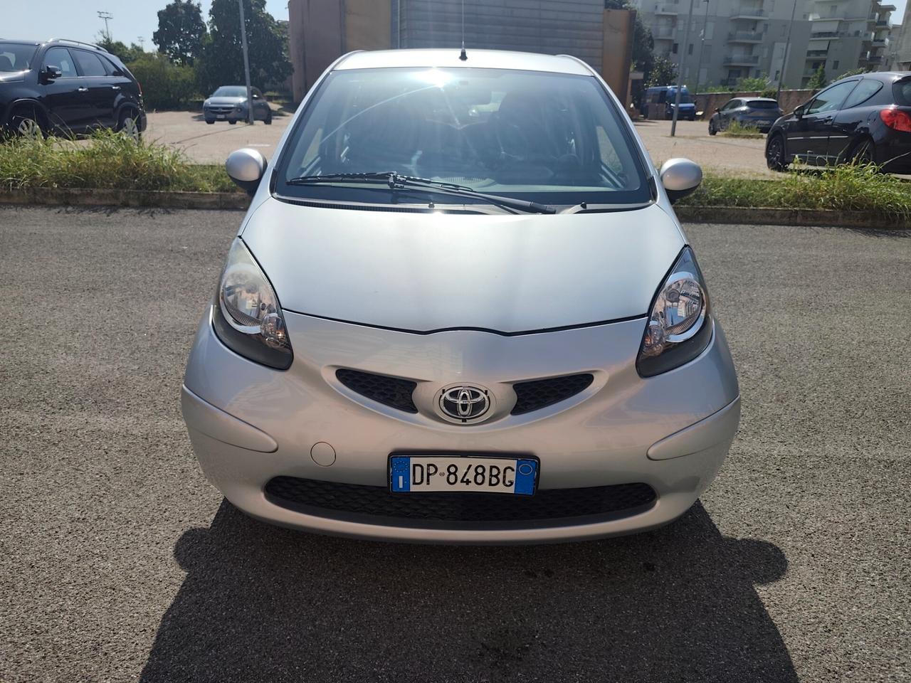 Toyota Aygo 1.0 benzina 5 porte 110 Milà km