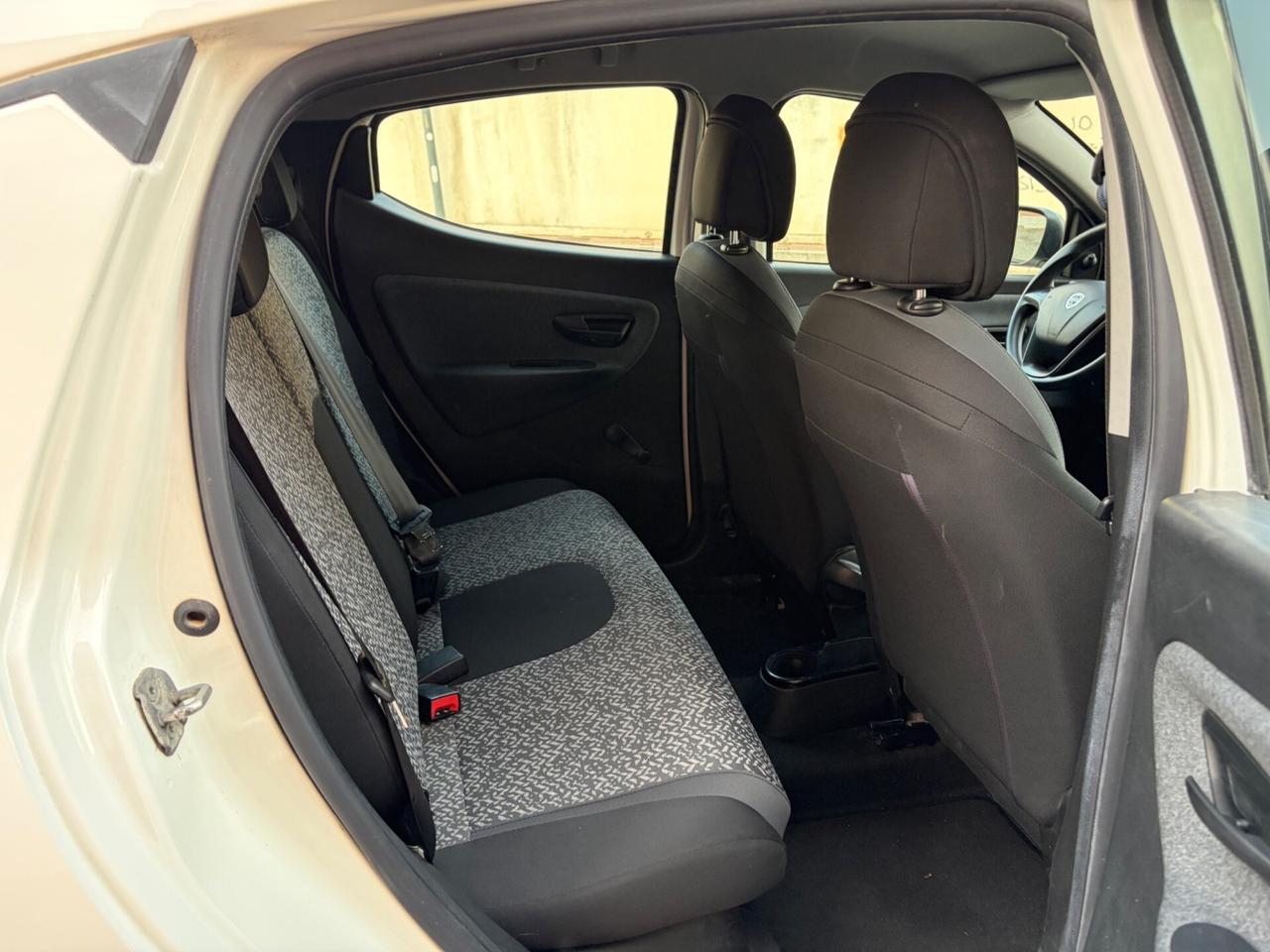 Lancia Ypsilon 1.0 FireFly benz ideale per neopate