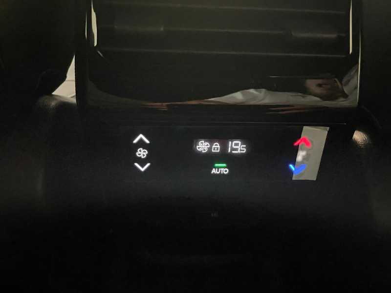 PEUGEOT Nuovo 5008 Hybrid 136 e-DCS6 GT