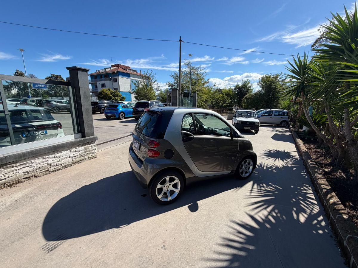 SMART - Fortwo - 1000 52 kW MHD coupÃ© passion