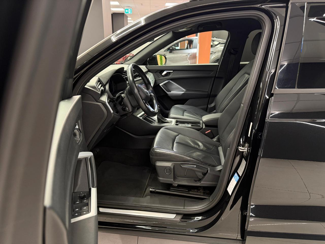 Audi Q3 35 TDI S tronic Business