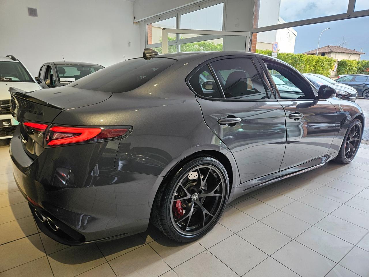 Alfa Romeo Giulia 2.9 V6 Bi-Turbo AT8 Quadrifoglio