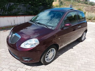 Lancia Ypsilon 1.3 MJT 90 CV Oro Bianco