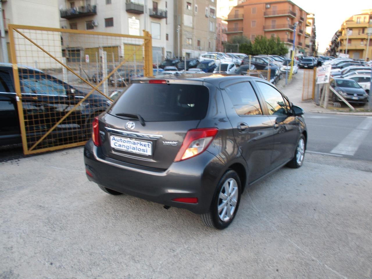 Toyota Yaris 1.4 D-4D 5 porte Lounge MOLTO BELLA