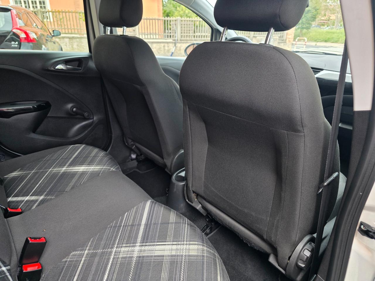 Opel Corsa 1.2 Coupé b-Color