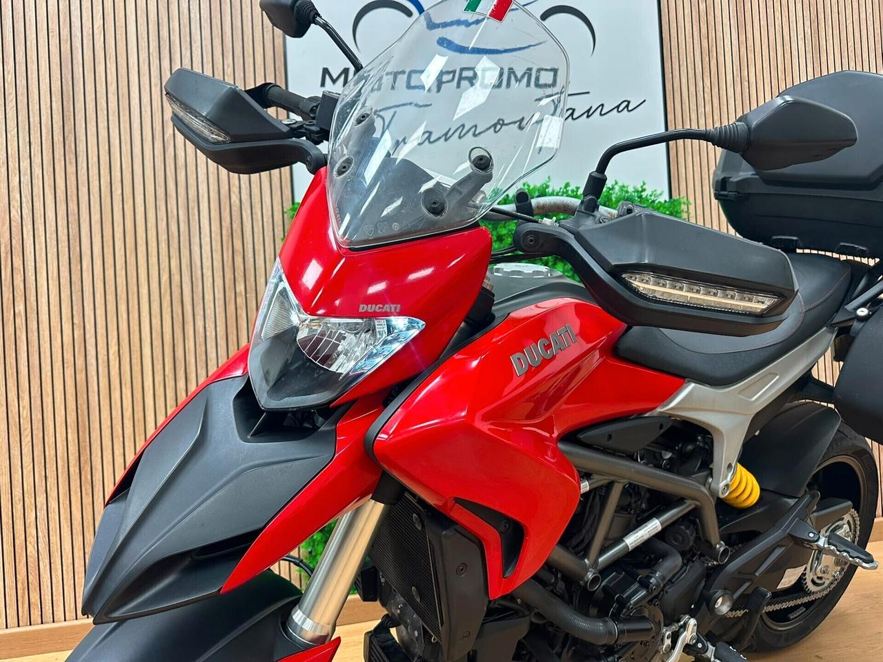 DUCATI HYPERSTRADA 939 / 34.000KM SCARICO AKRAPOVIC