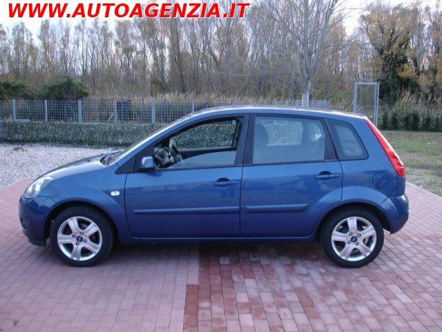 FORD Fiesta 1.2 16V 5p. POCHI KM