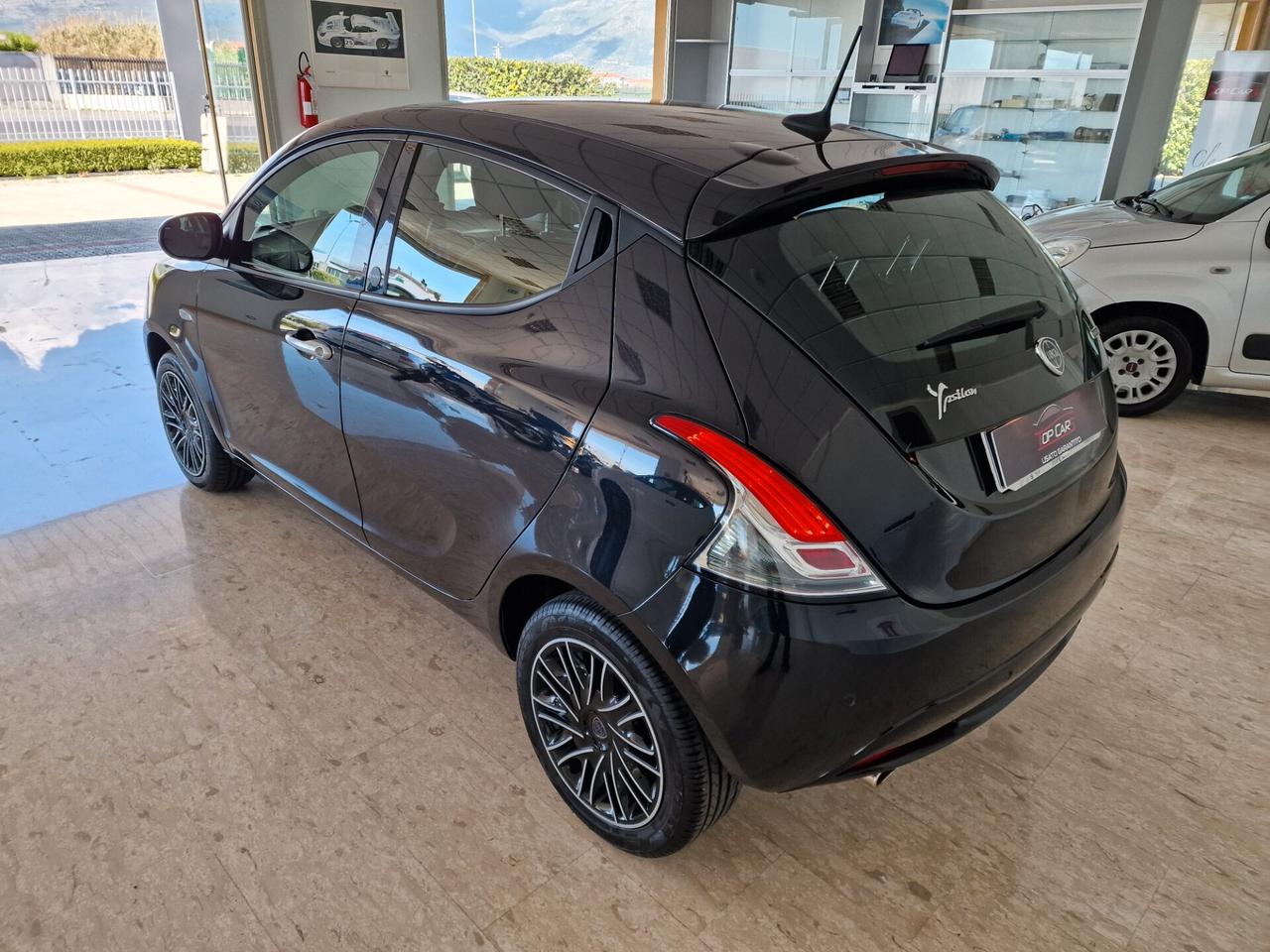 Lancia Ypsilon 1.0 Hybrid Gold 2023