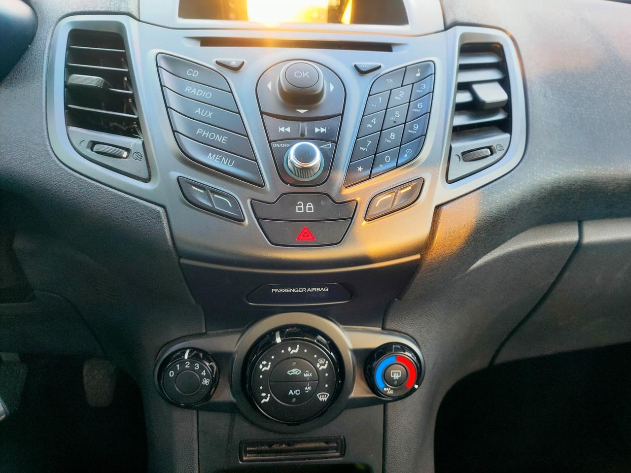 Ford Fiesta 1.5 TDCi 75CV 5 porte Business NEOPATENTATI