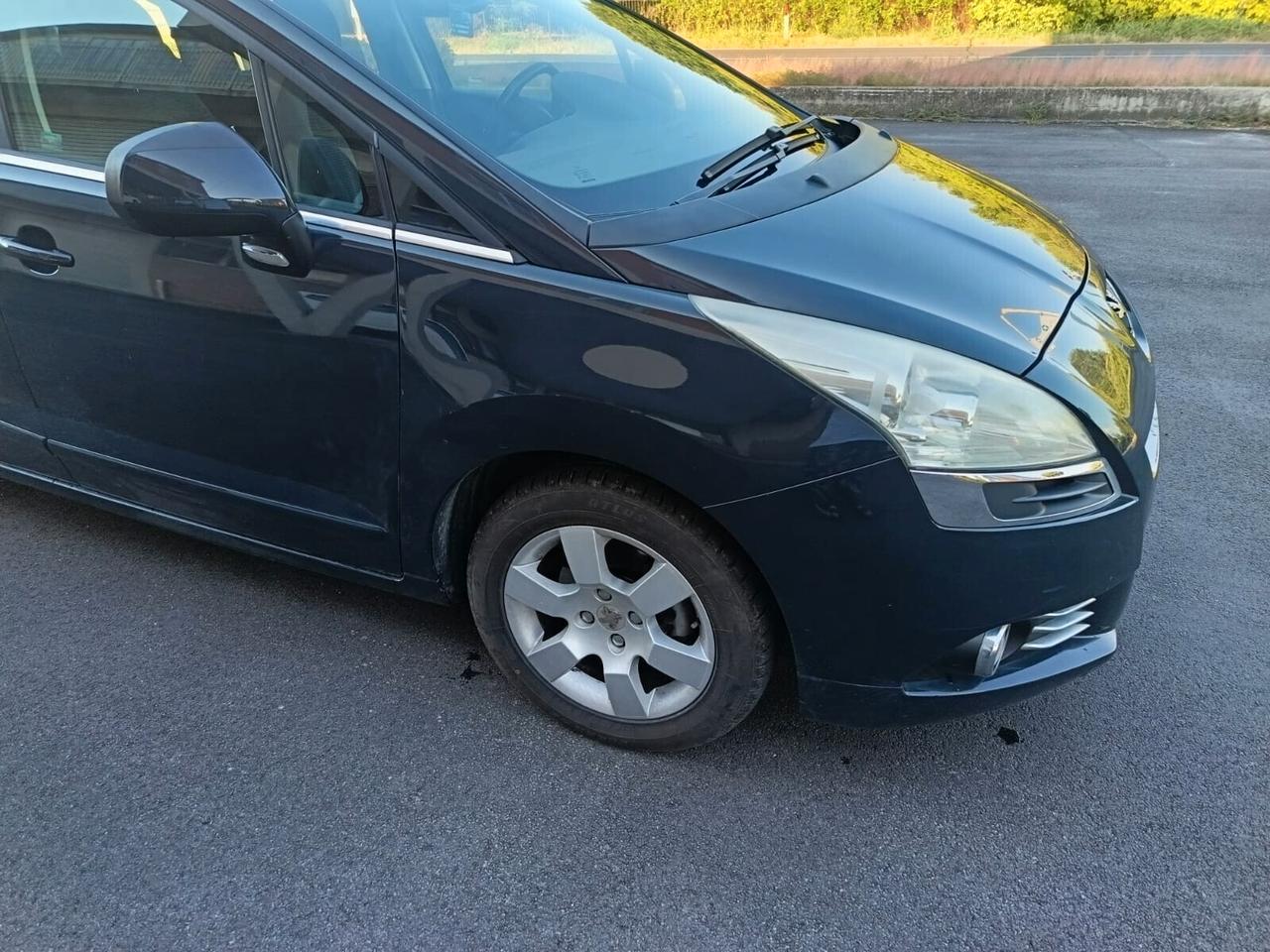 Peugeot 5008 1.6 HDi 112CV Business