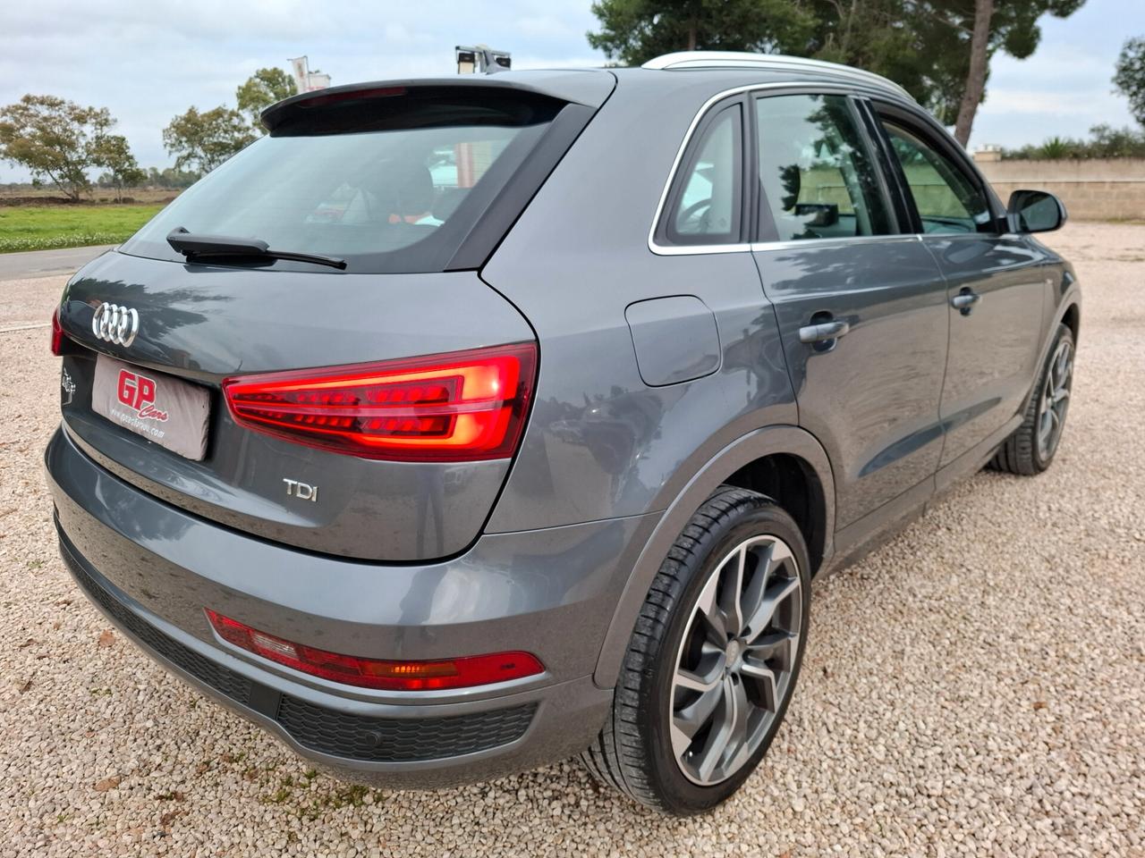 Audi Q3 S-LINE 2.0 TDI 150cv *LED-NAVY*RADAR-