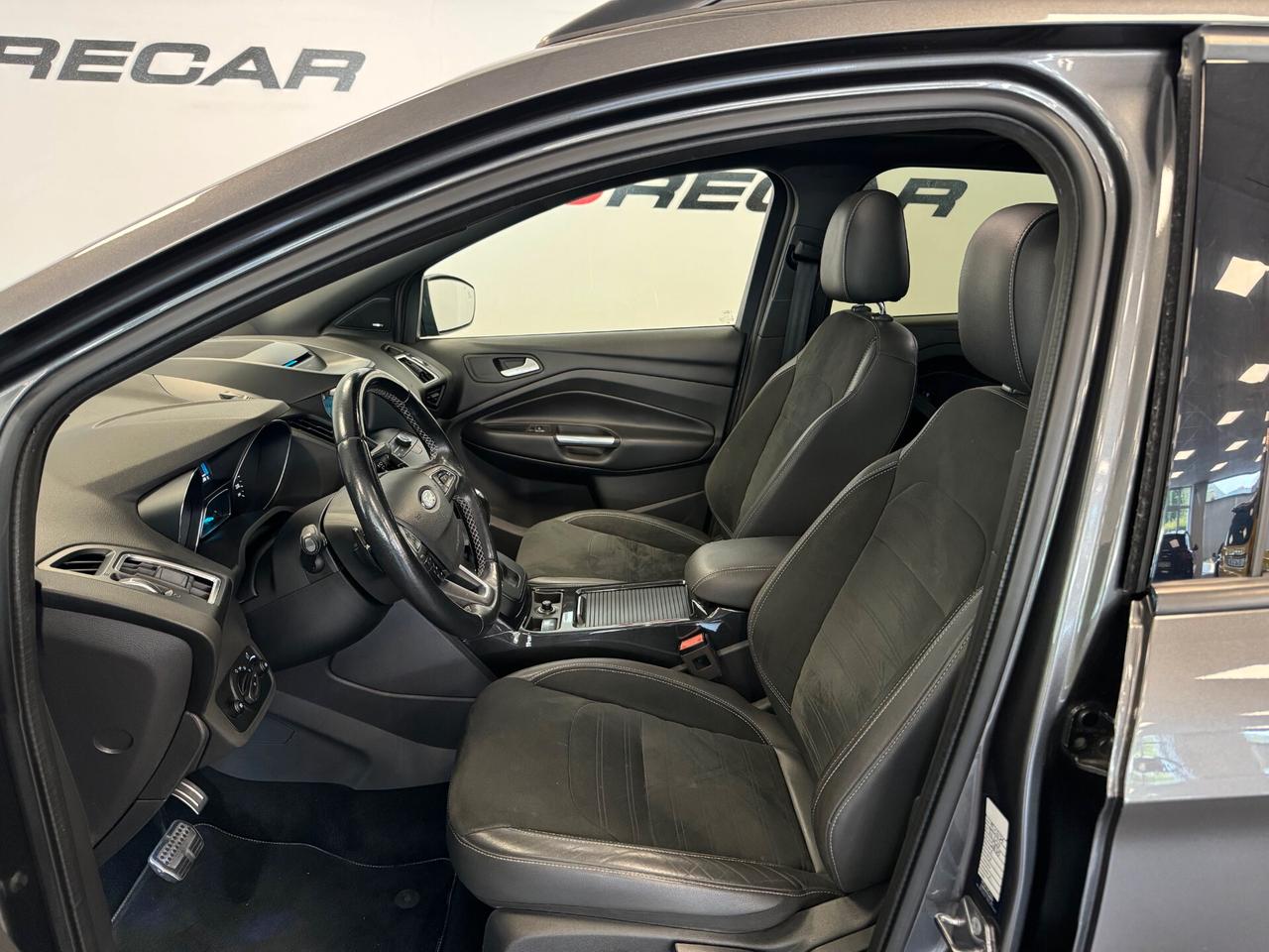 Ford Kuga 2.0 TDCI 180 CV S&S 4WD Powershift ST-Line TETTO