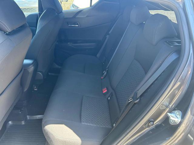 TOYOTA C-HR 1.8 Hybrid E-CVT