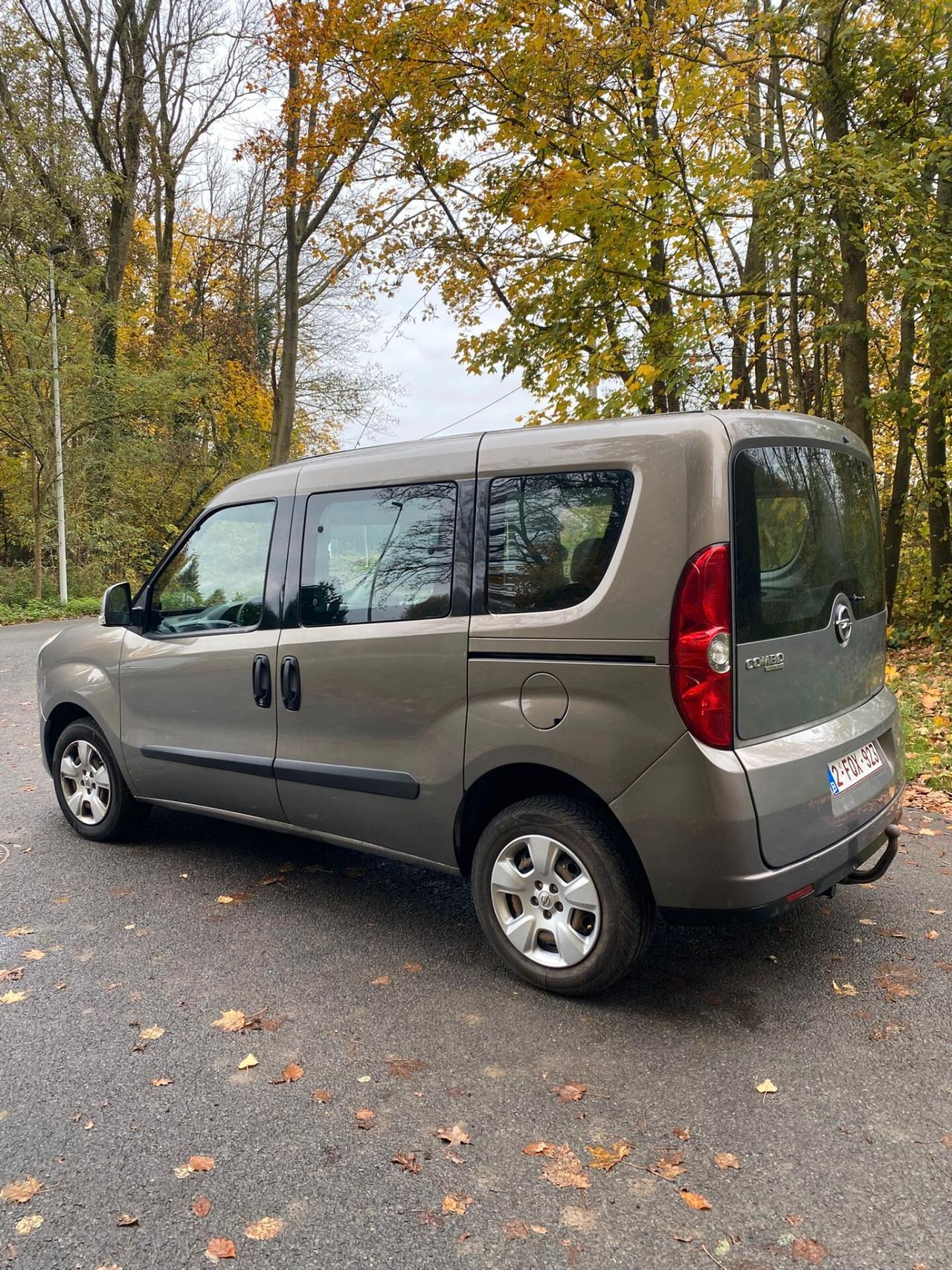 Opel Combo OPEL COMBO 1.6 CDTI CV. 105 5 POSTI