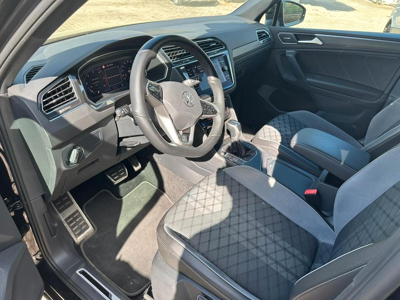 Volkswagen Tiguan 2.0 TDI 150 CV SCR DSG R-Line