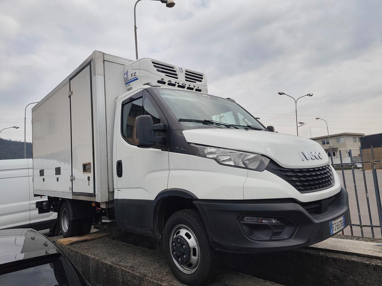 Iveco Daily 35C14 BTor 2.3 HPT PM-RG Cabinato