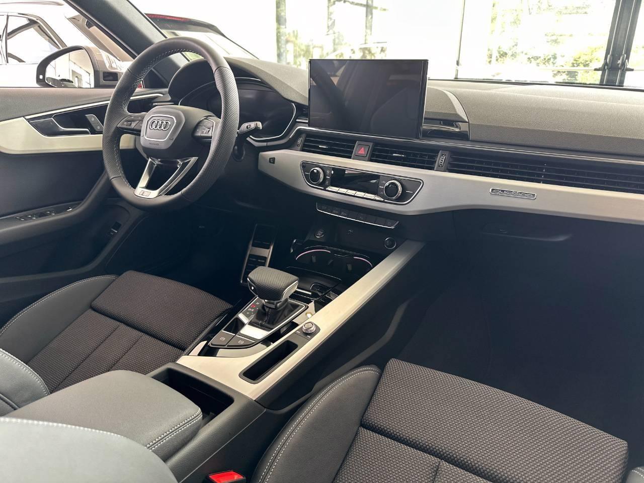AUDI A4 AVANT 40 TDI MHEV QUATTRO S TRONIC S-LINE