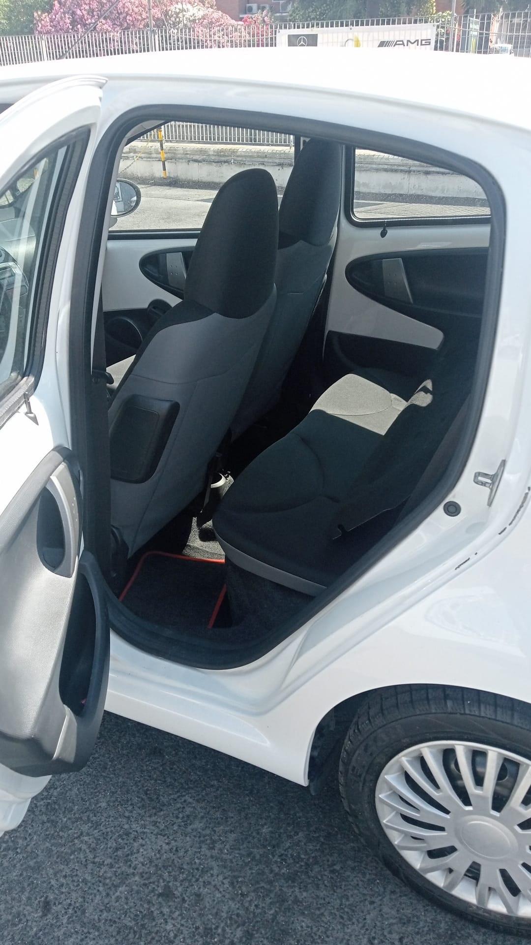 Toyota Aygo 1.0 12V VVT-i 5 porte Cool Soda Connect