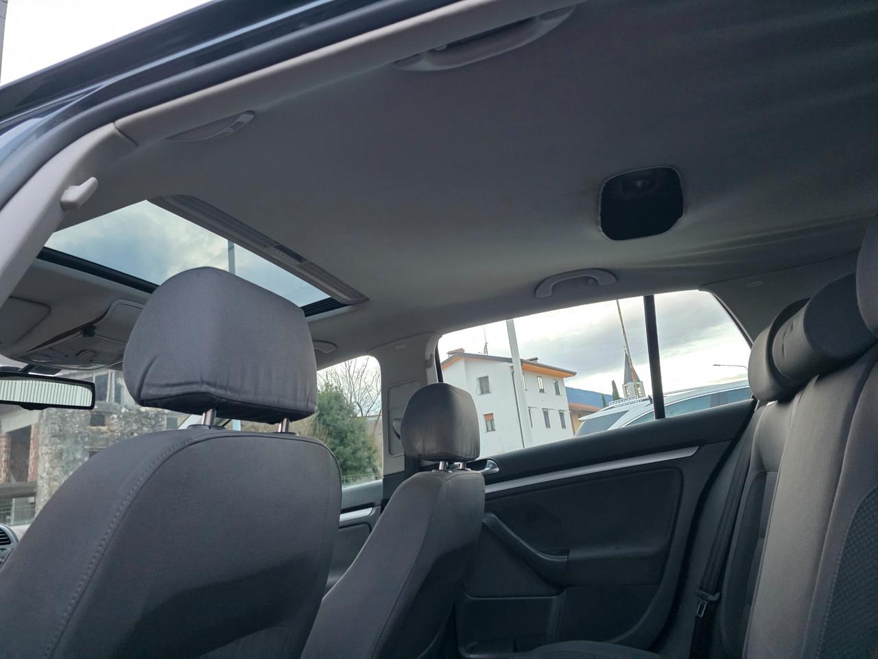 Volkswagen Golf 2.0 16V TDI 4x4 vista provata piaciuta