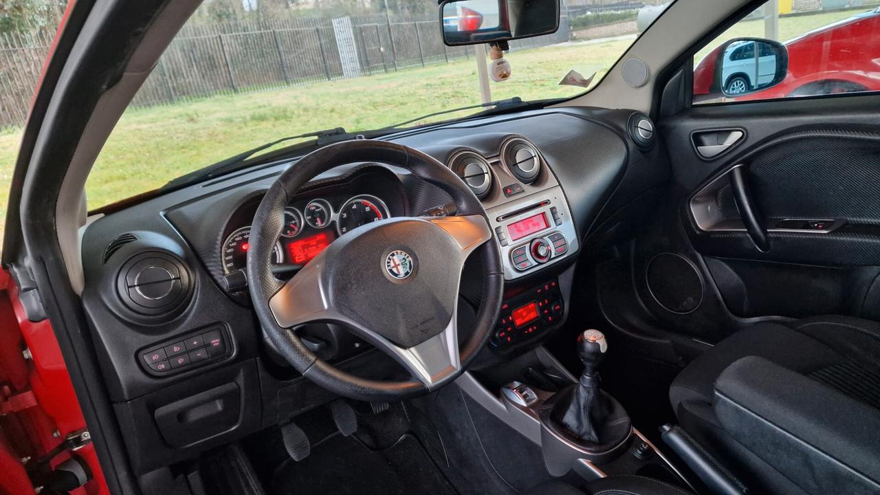 Alfa Romeo MiTo 1.6 JTDm 16V Distinctive Sport Pack