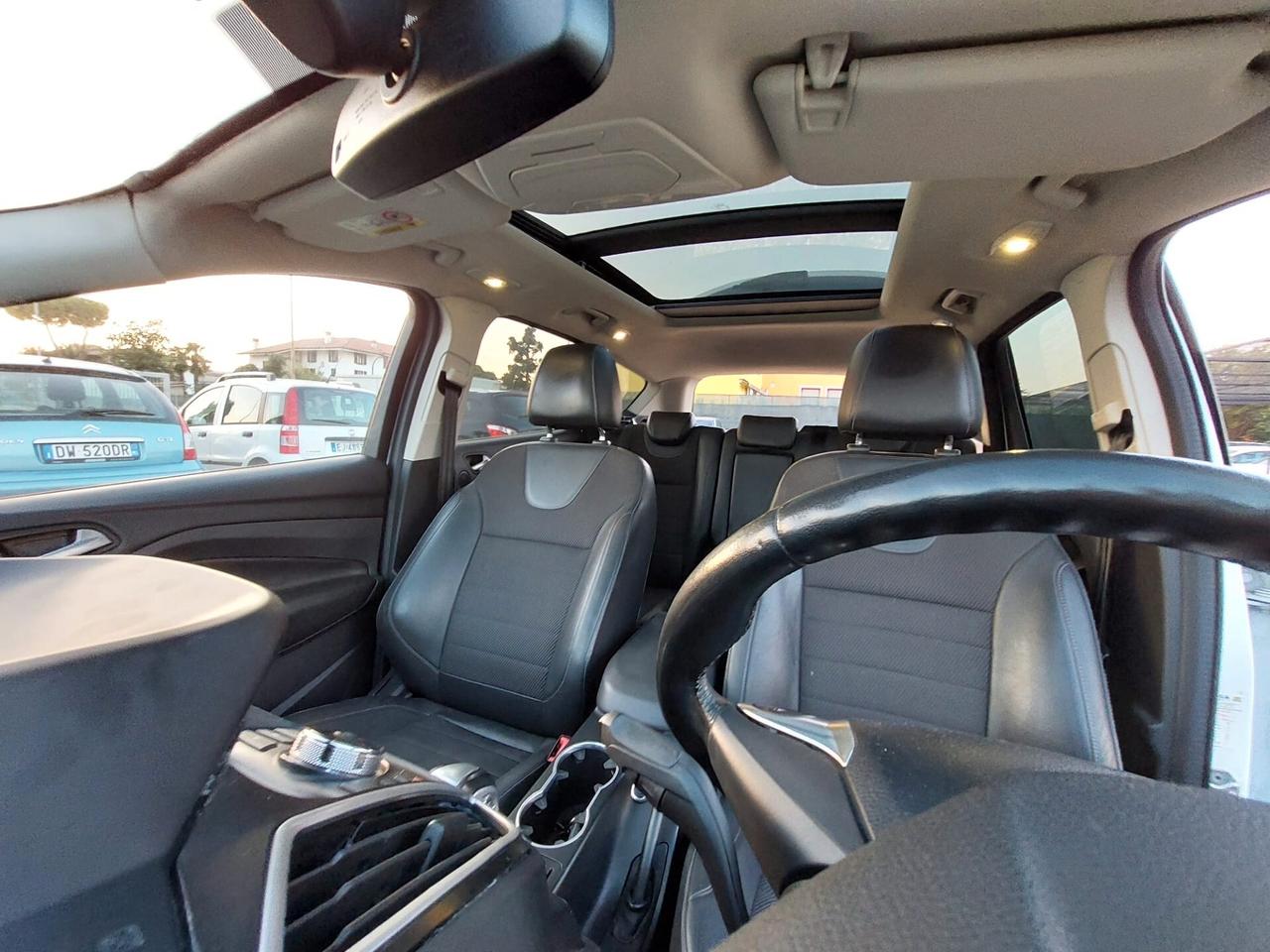 Ford Kuga 2.0 TDCI 150 CV S&S 4WD Powershift Titanium
